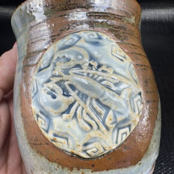 Hand Made Stoneware Pottery Coffee Mug Cup With 3D Crawfish Artist Signed VTG - Picture 2 of 13